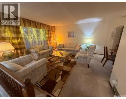 Living room - 1534 Fleet Street, Regina, SK S4N5S1 Photo 3