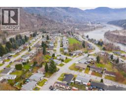 Laundry room - 3690 Carnation Drive, Trail, BC V1R2W6 Photo 4