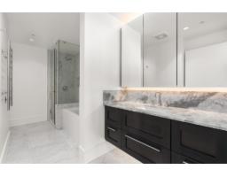 1102 1500 Martin Street, White Rock, BC V4B0C2 Photo 2