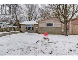 Dining room - 10 Evesham Crescent, Brampton, ON L6T3M3 Photo 2