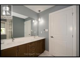 Bathroom - 285 Elizabeth Street, Southwest Middlesex, ON N0L1M0 Photo 2