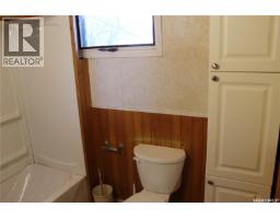 Bedroom - 210 Torbay Street, Torquay, SK S0C2L0 Photo 3