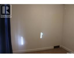 Bedroom - 210 Torbay Street, Torquay, SK S0C2L0 Photo 4