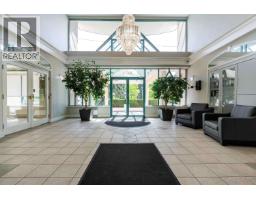 1605 3071 Glen Drive, Coquitlam, BC V3B7R1 Photo 3