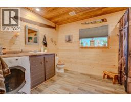 Primary Bedroom - 1519 Highway 6 26 Byers Road, Cherryville, BC V0E2G1 Photo 4