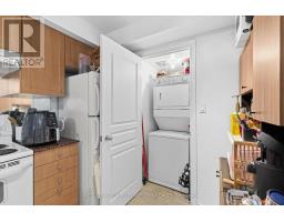 Dining room - 205 801 Bay Street, Toronto, ON M5S1Y9 Photo 5