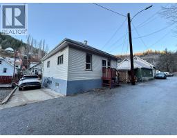 Den - 273 Railway Lane, Trail, BC V1R3S4 Photo 2