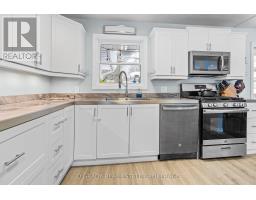 Bathroom - 3 Davison Avenue, Brockville, ON K6V3C3 Photo 2