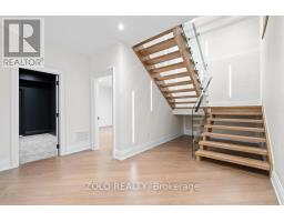 52 Child Drive, Aurora, ON L4G1Y5 Photo 4