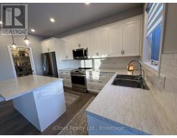 Kitchen - 106 Queensgate Crescent, Woolwich, ON N0B1M0 Photo 3