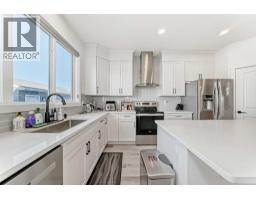 Bedroom - 109 Chelsea Glen, Chestermere, AB T1X2P5 Photo 3