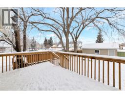 Kitchen - 5320 50 Street, Lloydminster, AB T9V0M7 Photo 5