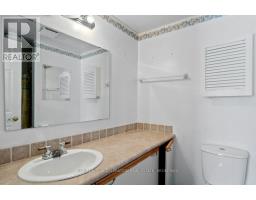 204 11 Centre Street, Greater Napanee, ON K7R3X3 Photo 4