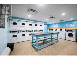 Living room - 811 15 Albright Road, Hamilton, ON L8K5J2 Photo 2