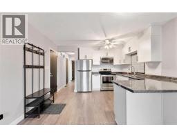 4pc Bathroom - 2187 2189 Howard, Windsor, ON N8X3T9 Photo 5