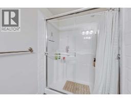 Kitchen - 112 380 Marina Drive, Chestermere, AB T1X0B8 Photo 2