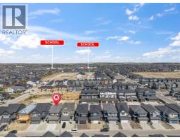 Kitchen - 2321 Lancaster Heights Se, Airdrie, AB T4A3P3 Photo 4