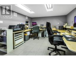 231 8 Highway, Hamilton, ON L8G1E2 Photo 2