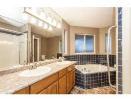 8728 213 Street, Langley, BC V1M2A1 Photo 3