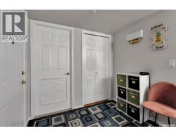 Living room - 110 2300 Tell Place, Regina, SK S4V3C3 Photo 4