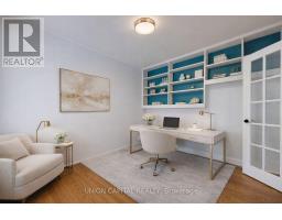 16 Cavalier Crescent, Vaughan, ON L4J1K5 Photo 2