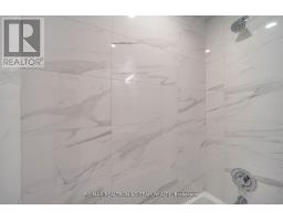 Kitchen - 1017 38 Honeycrisp Crescent, Vaughan, ON L4K0M8 Photo 3