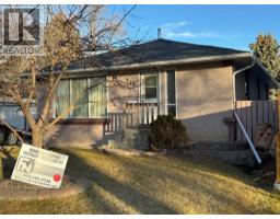 Primary Bedroom - 713 19 Street S, Lethbridge, AB T1J3G9 Photo 4