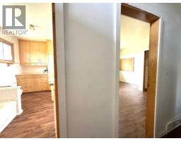 Eat in kitchen - 400 Strom Street, Heisler, AB T0B2A0 Photo 5