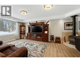 Kitchen - 3722 44 Avenue, Red Deer, AB T4N3H5 Photo 3