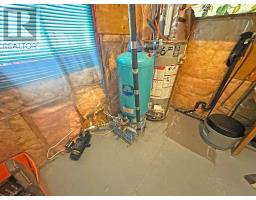 Kitchen - 234 Eagles Nest Road, Nakina, ON P0T2H0 Photo 3