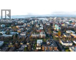 Dining room - 415 999 Burdett Ave, Victoria, BC V8V3G7 Photo 2