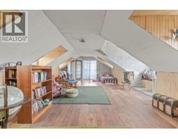 Full bathroom - 1978 Pleasant Valley Road, Spallumcheen, BC V4Y0T7 Photo 3