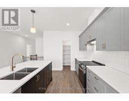 Living room - 1086 Moore Street, Brockville, ON K6V0H2 Photo 2