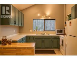 Living room - 7521 Porier Rd, Sooke, BC V9Z0J6 Photo 4