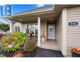 Bath (# pieces 1-6) - 113 St Clair Street, Summerside, PE C1N5H7 Photo 4