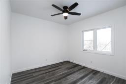 Living room - 2 12 Road N, Roseau River, MB R0A1P0 Photo 3