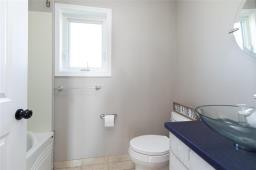 Living room - 29003 11 Road N, Roseau River, MB R0A1P0 Photo 3