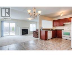 Living room - Upper 5227 Tresca Trail, Mississauga, ON L5M0C9 Photo 3