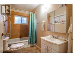 Bedroom - 5714 Ponderosa Road, Falkland, BC V0E1W0 Photo 3