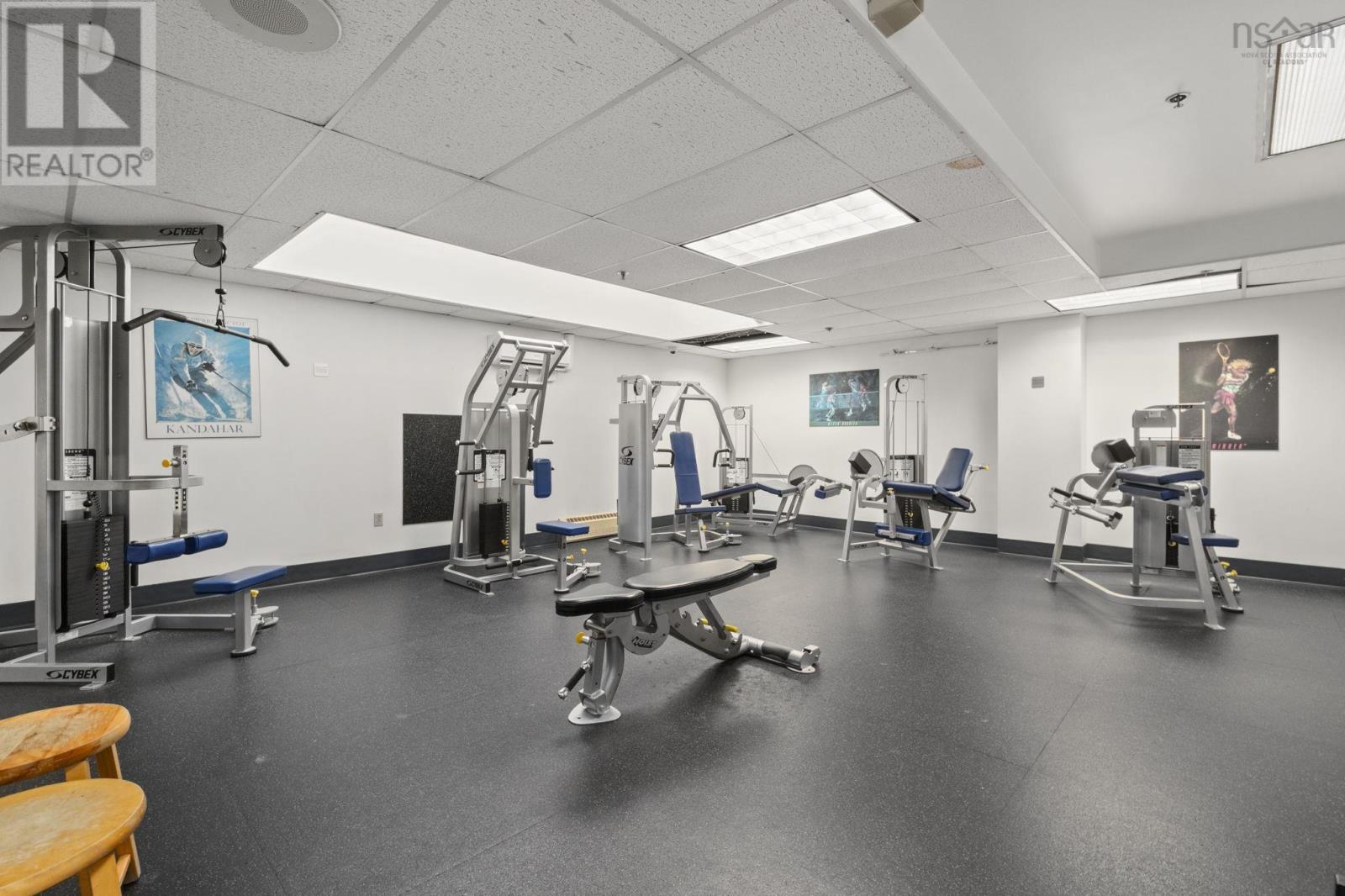 702 1465 Brenton Street