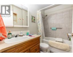 5817 53 Avenue, Red Deer, AB T4N4L4 Photo 2