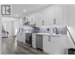 Bathroom - 938 Henley Road, Mississauga, ON L4Y1C6 Photo 2