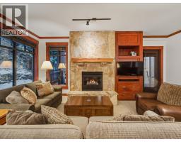 221 2202 Gondola Way, Whistler, BC V8E0M7 Photo 4
