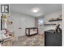 Foyer - 202 Kinniburgh Crescent, Chestermere, AB T1X1Y2 Photo 4