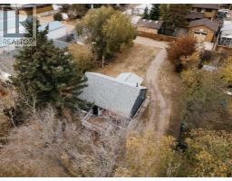 4pc Bathroom - 5910 50 Avenue, Stettler, AB T0C2L2 Photo 5