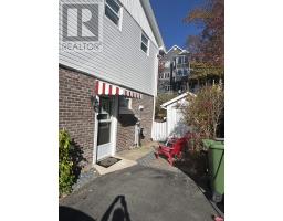 Living room - 52 Regal Road, Dartmouth, NS B2W4H6 Photo 3