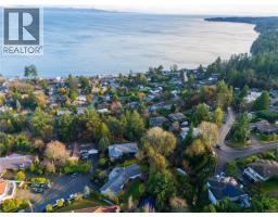 Kitchen - 5054 Catalina Terr, Saanich, BC V8Y2A5 Photo 4