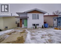 Kitchen - 113 Cayuga Crescent W, Lethbridge, AB T1K5H4 Photo 2