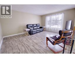 Bedroom - 113 Cayuga Crescent W, Lethbridge, AB T1K5H4 Photo 5