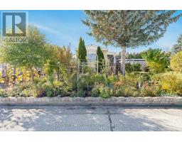 Living room - 13 Sunrise Circle, Bradford West Gwillimbury, ON L3Z2A5 Photo 3